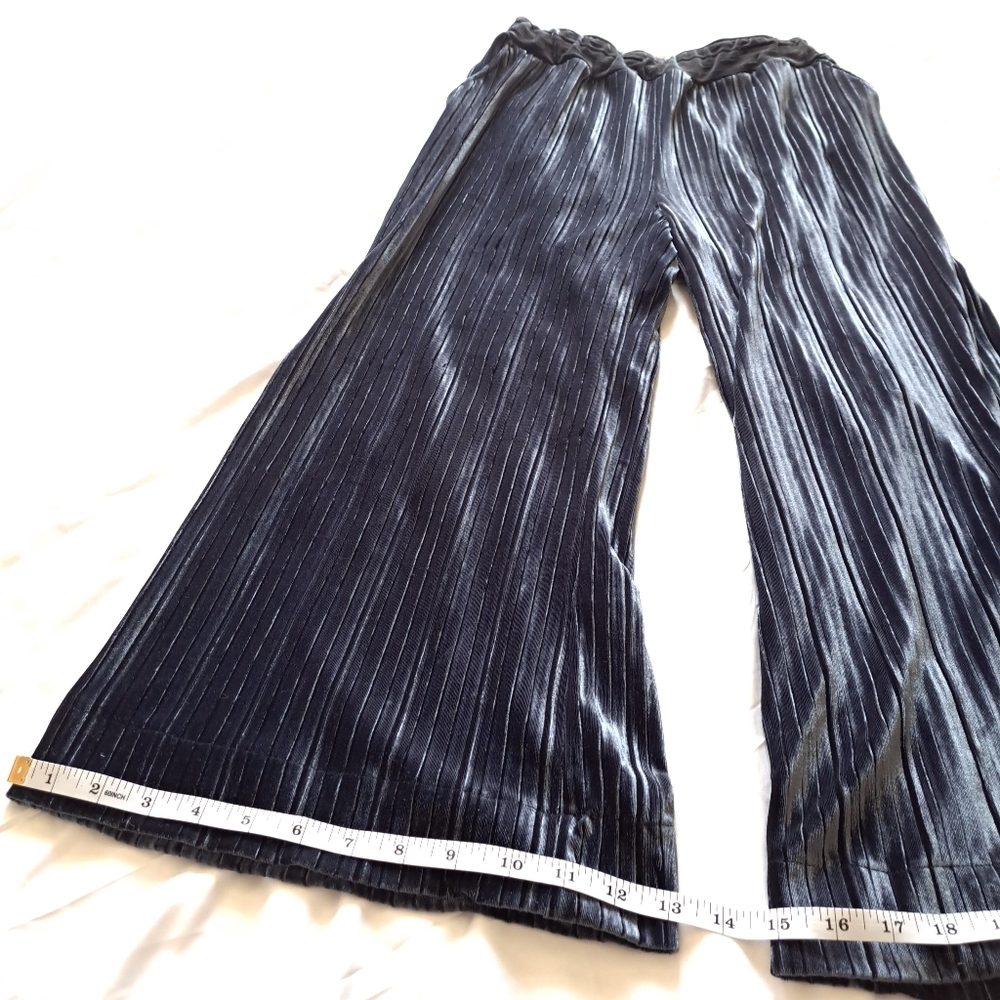 Joe Fresh | Grey / blueish Velour wide leg women's pant - Picture 6 of 10